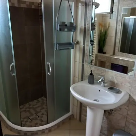 Kuca Za Odmor Sa 3 Spavace Sobe Villa Kragujevac