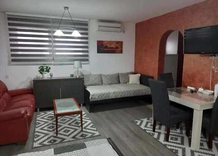 Kuca Za Odmor Sa 3 Spavace Sobe فيلة