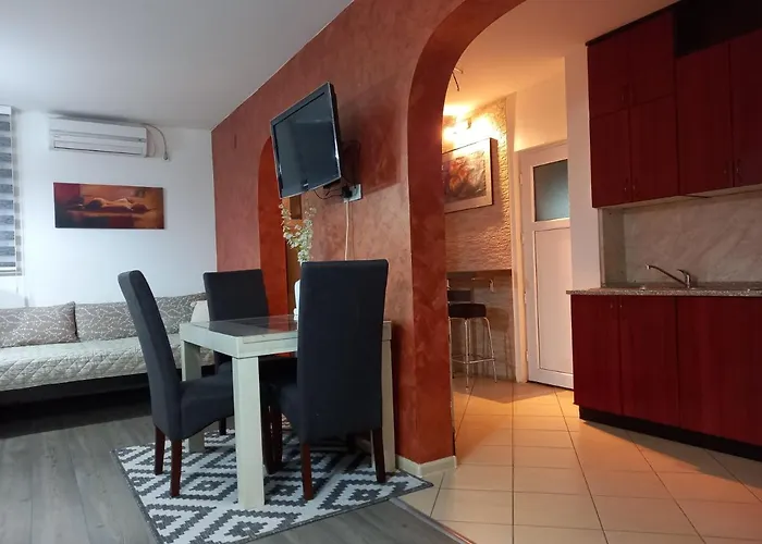 Kuca Za Odmor Sa 3 Spavace Sobe فيلة *