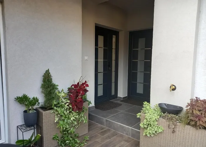 Kuca Za Odmor Sa 3 Spavace Sobe * كراغوييفاك