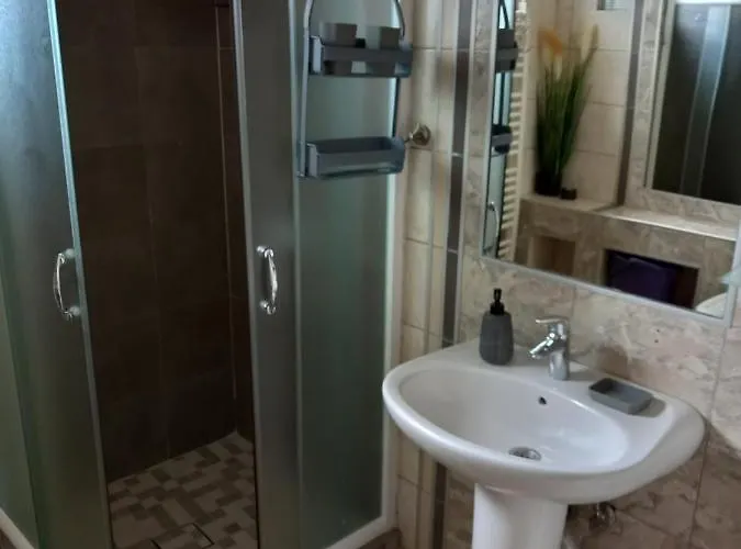 Kuca Za Odmor Sa 3 Spavace Sobe فيلة كراغوييفاك